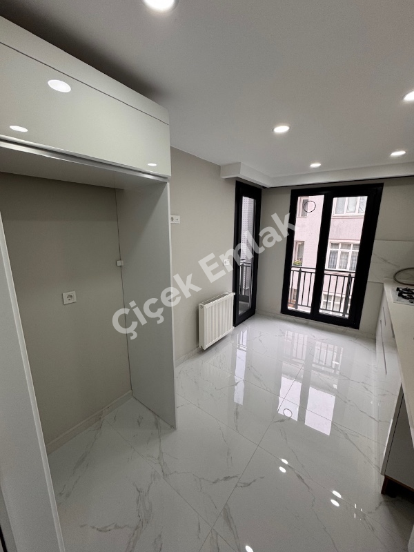 Binevler Metro 3 dk | 3+1 Net 100 m² Asansörlü, Kapalı Otoparklı Daire