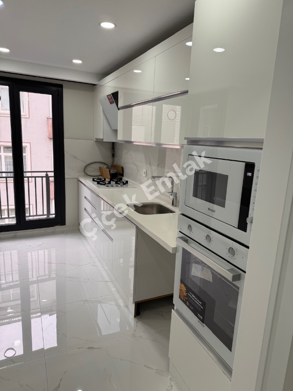 Binevler Metro 3 dk | 3+1 Net 100 m² Asansörlü, Kapalı Otoparklı Daire