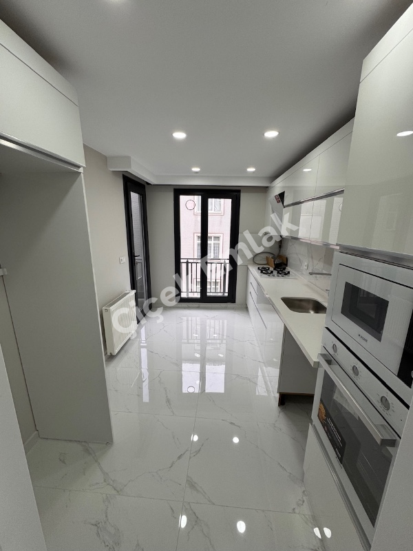 Binevler Metro 3 dk | 3+1 Net 100 m² Asansörlü, Kapalı Otoparklı Daire