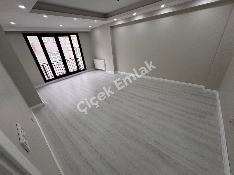 Binevler Metro 3 dk | 3+1 Net 100 m² Asansörlü, Kapalı Otoparklı Daire