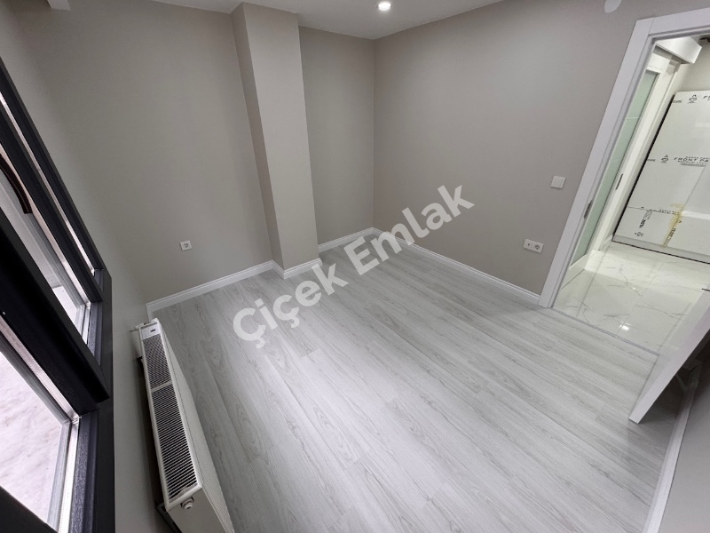 Binevler Metro 3 dk | 3+1 Net 100 m² Asansörlü, Kapalı Otoparklı Daire