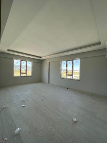 AFYON ÜÇOK EMLAKTAN ERKMEN DE SATILIK 4+1 FIRSAT LÜX SIFIR DAİRE