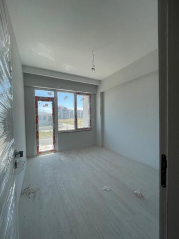 AFYON ÜÇOK EMLAKTAN ERKMEN DE SATILIK 4+1 GENİŞ SIFIR DAİRE