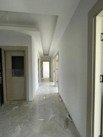 AFYON ÜÇOK EMLAKTAN ERKMEN DE SATILIK 4+1 GENİŞ SIFIR DAİRE