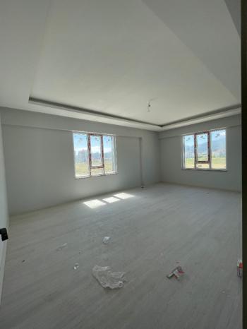 AFYON ÜÇOK EMLAKTAN ERKMEN DE SATILIK 4+1 GENİŞ SIFIR DAİRE