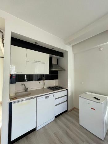 AFYON ÜÇOK EMLAKTAN SELÇUKLU MAH KİRALIK EŞYALI 1+1 DAİRE
