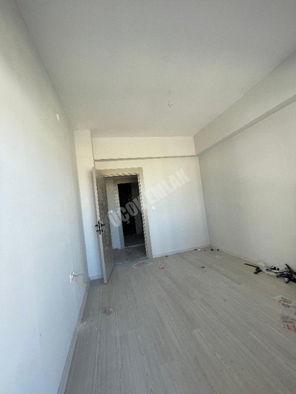 AFYON ÜÇOK EMLAKTAN ERKMEN DE SATILIK 4+1 FIRSAT LÜX SIFIR DAİRE