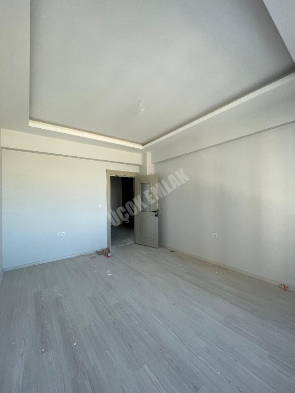 AFYON ÜÇOK EMLAKTAN ERKMEN DE SATILIK 4+1 FIRSAT LÜX SIFIR DAİRE