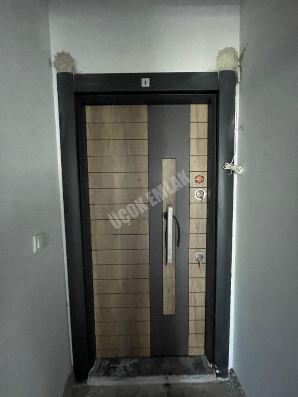 AFYON ÜÇOK EMLAKTAN ERKMEN DE SATILIK 4+1 FIRSAT LÜX SIFIR DAİRE