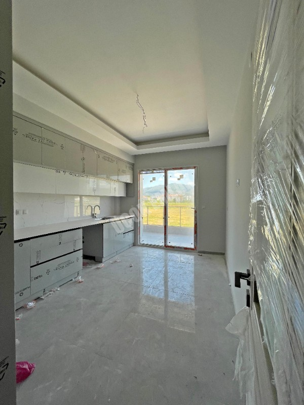 AFYON ÜÇOK EMLAKTAN ERKMEN DE SATILIK 4+1 FIRSAT LÜX SIFIR DAİRE