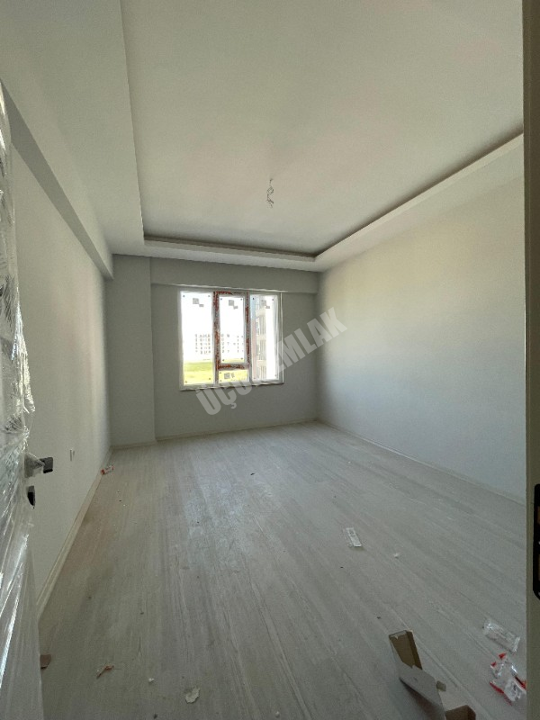 AFYON ÜÇOK EMLAKTAN ERKMEN DE SATILIK 4+1 FIRSAT LÜX SIFIR DAİRE