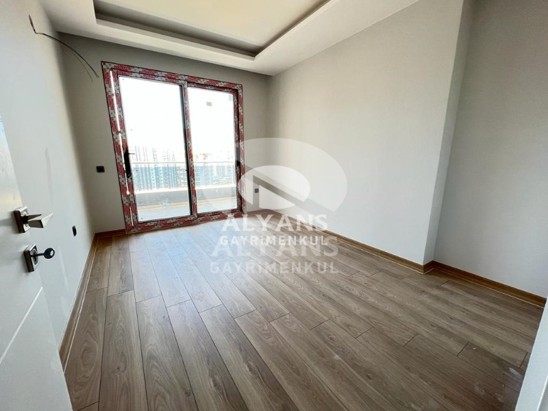 ALYANS'TAN LÜKS VE KONFORUN BİRLEŞTİĞİ, GENİŞ TERAS BALKONLU 3+1