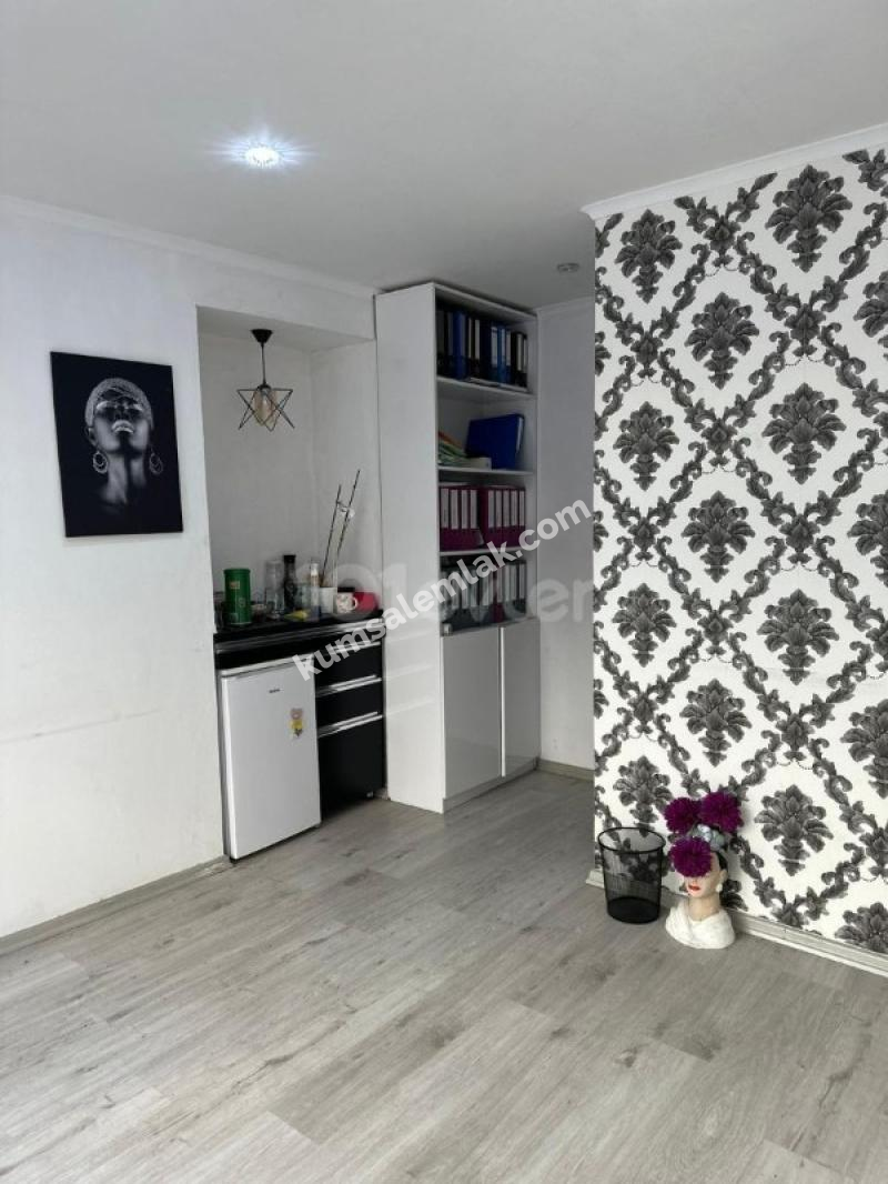 LEFKOŞA SURLARİÇİ BÖLGESİNDE AYLIK ÖDEMELİ  KİRALIK İŞ YERİ