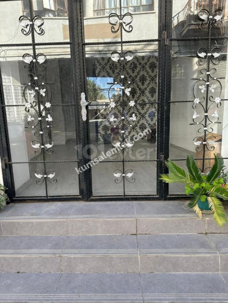 LEFKOŞA SURLARİÇİ BÖLGESİNDE AYLIK ÖDEMELİ  KİRALIK İŞ YERİ