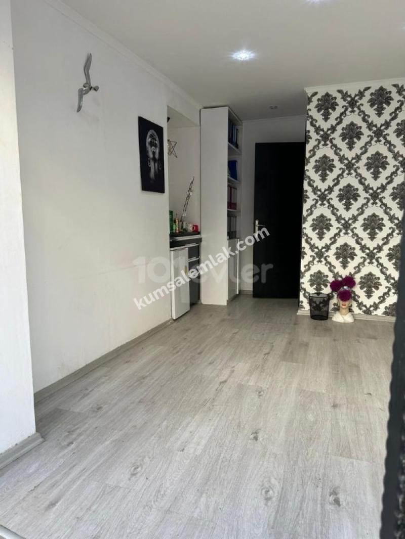 LEFKOŞA SURLARİÇİ BÖLGESİNDE AYLIK ÖDEMELİ  KİRALIK İŞ YERİ