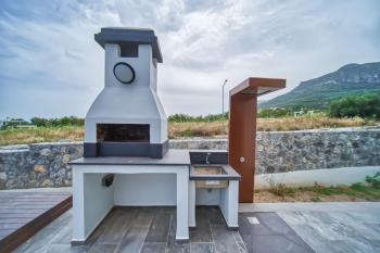 KKTC Girne Zeytinlik Bölgesinde Satılık  Türk Tapulu Lüks 4+1 Havuzlu Villa