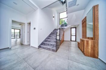 KKTC Girne Zeytinlik Bölgesinde Satılık  Türk Tapulu Lüks 4+1 Havuzlu Villa