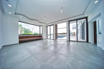 KKTC Girne Zeytinlik Bölgesinde Satılık  Türk Tapulu Lüks 4+1 Havuzlu Villa