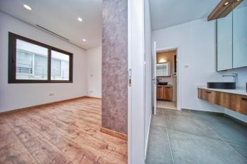 KKTC Girne Zeytinlik Bölgesinde Satılık  Türk Tapulu Lüks 4+1 Havuzlu Villa