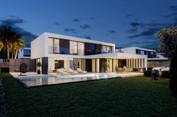 Kıbrıs Girne Çatalköy Bölgesinde Denize Sıfır 380 m2 Arsa İçerisinde 4+1  Lüks Türk Tapulu Villa