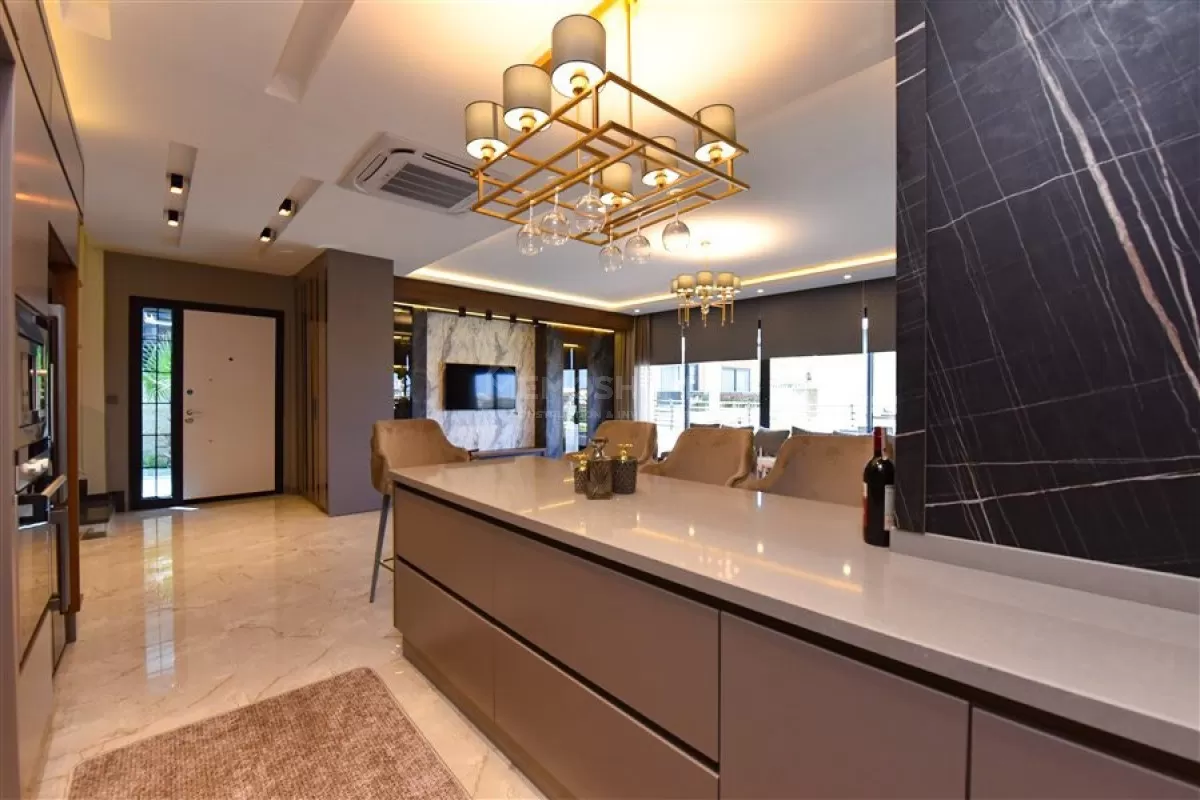 Luxuriöse 4+1 Villa in Kargicak