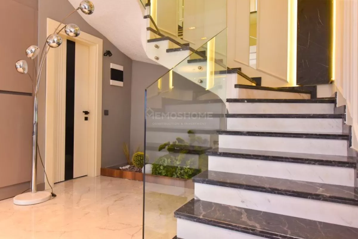 Luxuriöse 4+1 Villa in Kargicak