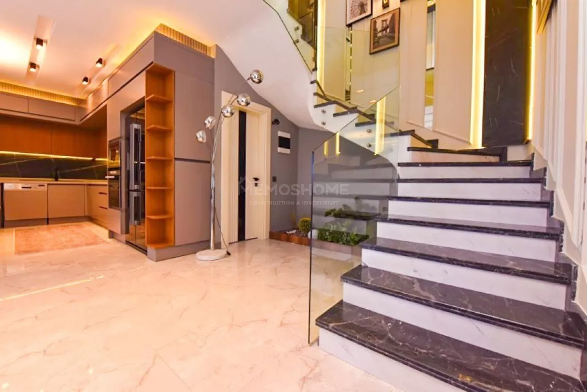 Luxuriöse 4+1 Villa in Kargicak