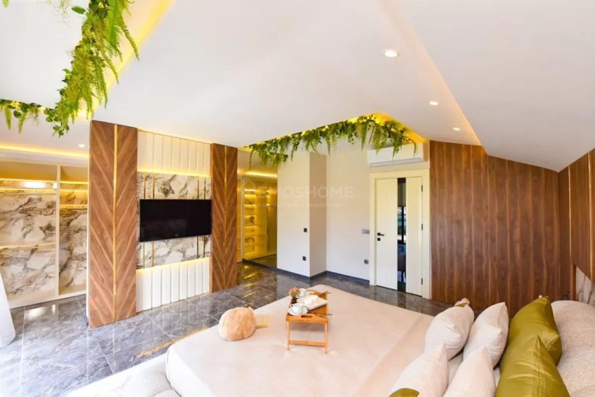 Luxuriöse 4+1 Villa in Kargicak