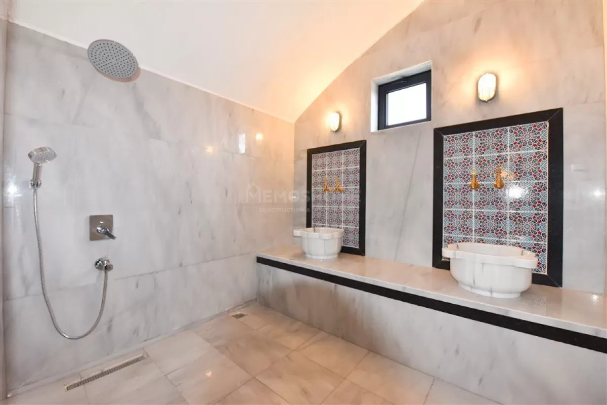 Luxuriöse 4+1 Villa in Kargicak