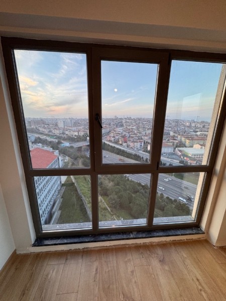 TEM Avrasya Fuzul’da 8. Kat 3+1 | Ebeveyn Banyolu & Çamaşır Odası | TEM Manzaralı Satılık Daire