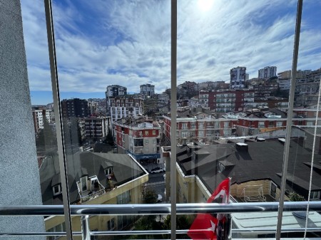 Çırçır Saya Yolu’na 10 Adım | Biz Cevahir’e 5 dk | Balkonlu 85 m² 2+1 Kapalı Otoparklı Satılık Daire
