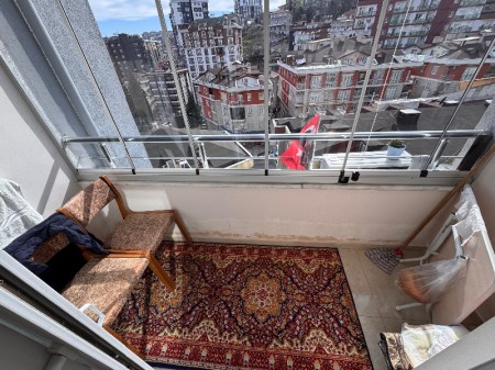 Çırçır Saya Yolu’na 10 Adım | Biz Cevahir’e 5 dk | Balkonlu 85 m² 2+1 Kapalı Otoparklı Satılık Daire