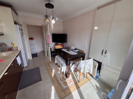 Çırçır Saya Yolu’na 10 Adım | Biz Cevahir’e 5 dk | Balkonlu 85 m² 2+1 Kapalı Otoparklı Satılık Daire