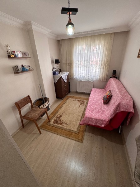 Çırçır Saya Yolu’na 10 Adım | Biz Cevahir’e 5 dk | Balkonlu 85 m² 2+1 Kapalı Otoparklı Satılık Daire