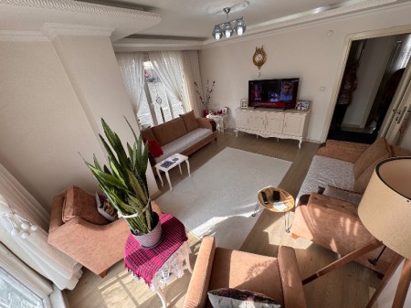 Çırçır Saya Yolu’na 10 Adım | Biz Cevahir’e 5 dk | Balkonlu 85 m² 2+1 Kapalı Otoparklı Satılık Daire