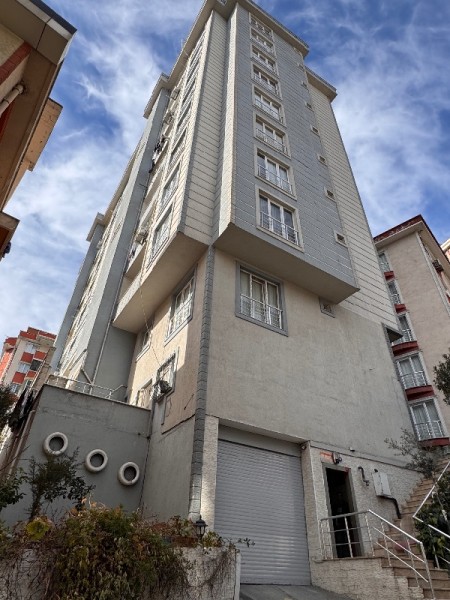 Çırçır Saya Yolu’na 10 Adım | Biz Cevahir’e 5 dk | Balkonlu 85 m² 2+1 Kapalı Otoparklı Satılık Daire