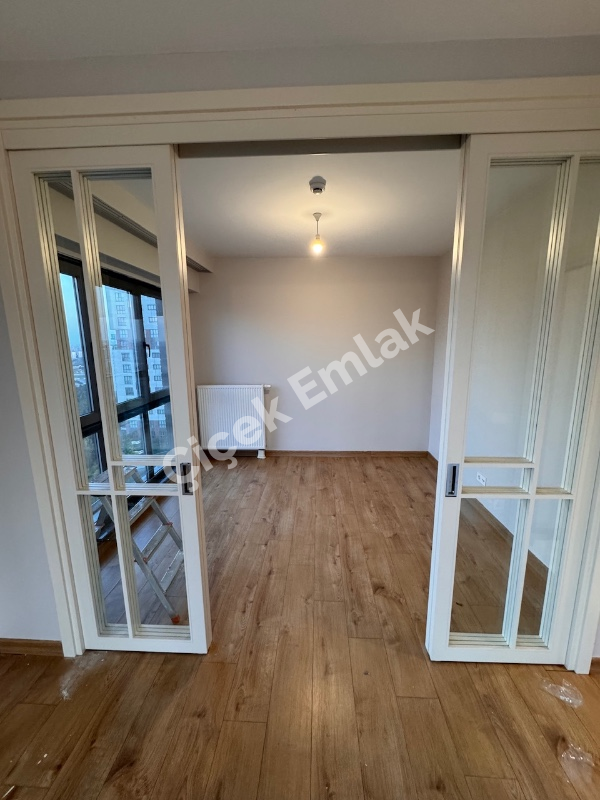 TEM Avrasya Fuzul’da 8. Kat 3+1 | Ebeveyn Banyolu & Çamaşır Odası | TEM Manzaralı Satılık Daire