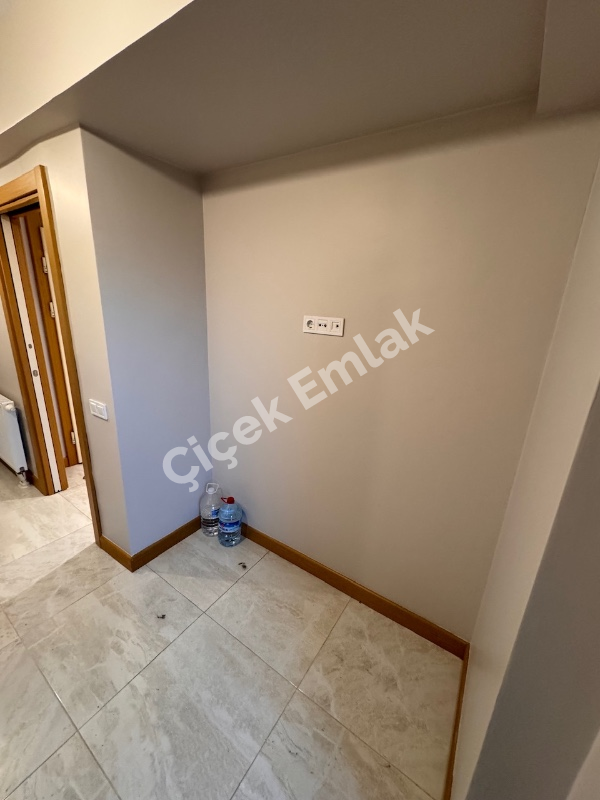 TEM Avrasya Fuzul’da 8. Kat 3+1 | Ebeveyn Banyolu & Çamaşır Odası | TEM Manzaralı Satılık Daire