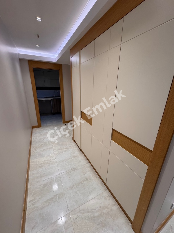 TEM Avrasya Fuzul’da 8. Kat 3+1 | Ebeveyn Banyolu & Çamaşır Odası | TEM Manzaralı Satılık Daire