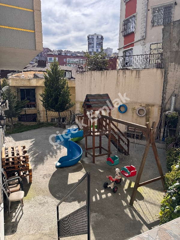 Çırçır Saya Yolu’na 10 Adım | Biz Cevahir’e 5 dk | Balkonlu 85 m² 2+1 Kapalı Otoparklı Satılık Daire