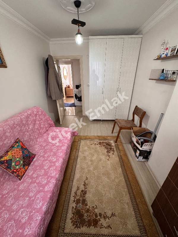 Çırçır Saya Yolu’na 10 Adım | Biz Cevahir’e 5 dk | Balkonlu 85 m² 2+1 Kapalı Otoparklı Satılık Daire