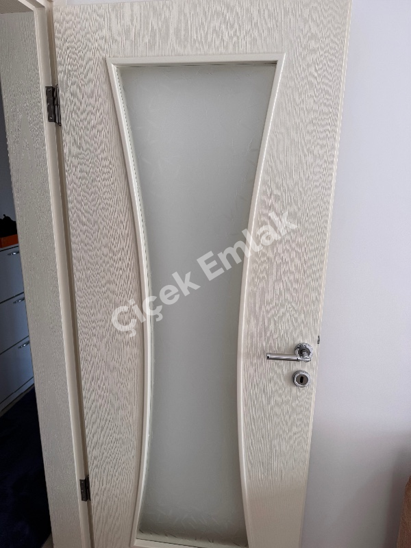 Çırçır Saya Yolu’na 10 Adım | Biz Cevahir’e 5 dk | Balkonlu 85 m² 2+1 Kapalı Otoparklı Satılık Daire