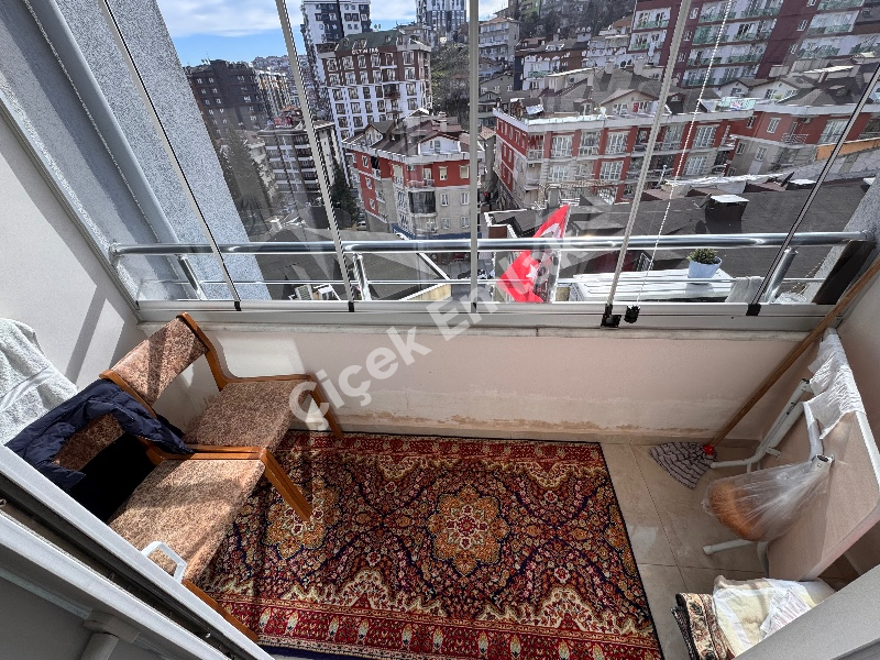 Çırçır Saya Yolu’na 10 Adım | Biz Cevahir’e 5 dk | Balkonlu 85 m² 2+1 Kapalı Otoparklı Satılık Daire