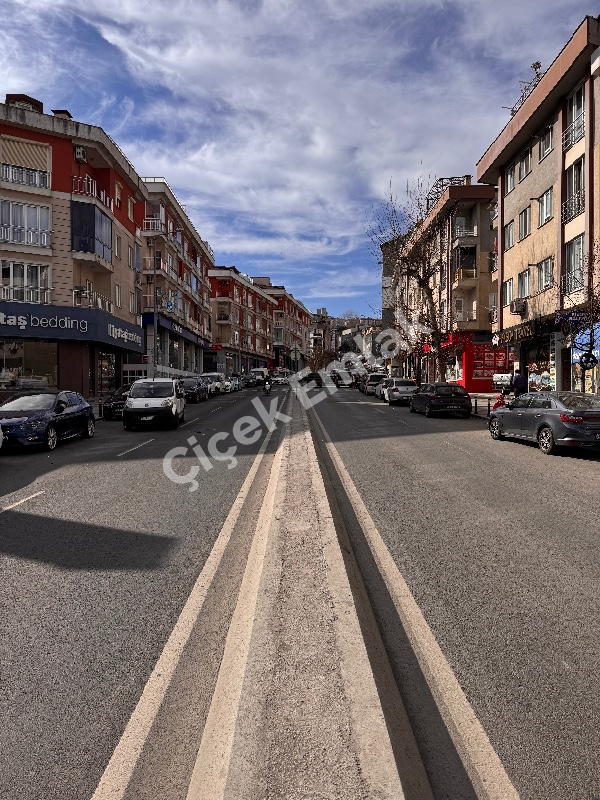 Çırçır Saya Yolu’na 10 Adım | Biz Cevahir’e 5 dk | Balkonlu 85 m² 2+1 Kapalı Otoparklı Satılık Daire