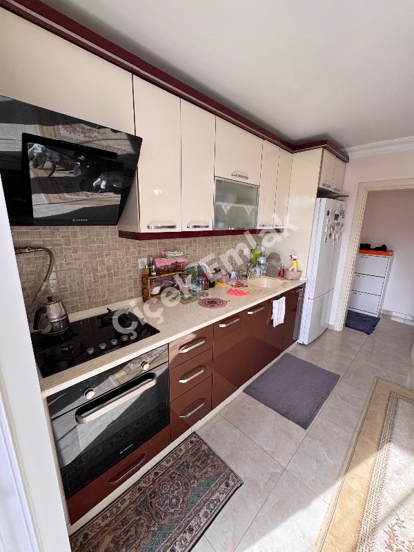 Çırçır Saya Yolu’na 10 Adım | Biz Cevahir’e 5 dk | Balkonlu 85 m² 2+1 Kapalı Otoparklı Satılık Daire