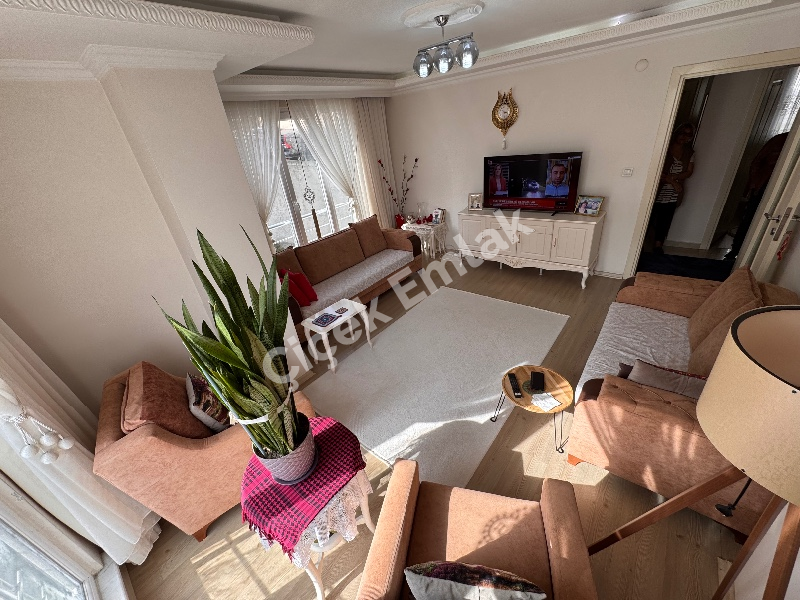 Çırçır Saya Yolu’na 10 Adım | Biz Cevahir’e 5 dk | Balkonlu 85 m² 2+1 Kapalı Otoparklı Satılık Daire