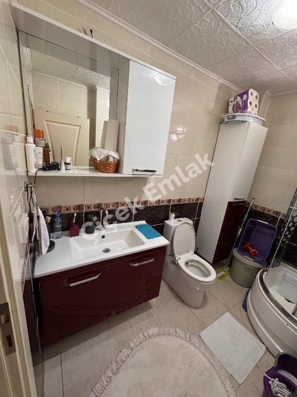 Çırçır Saya Yolu’na 10 Adım | Biz Cevahir’e 5 dk | Balkonlu 85 m² 2+1 Kapalı Otoparklı Satılık Daire