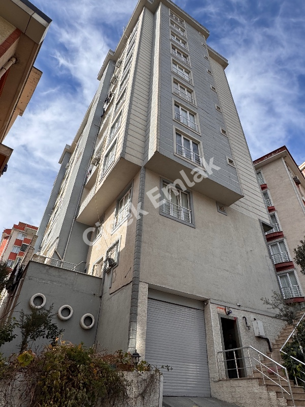 Çırçır Saya Yolu’na 10 Adım | Biz Cevahir’e 5 dk | Balkonlu 85 m² 2+1 Kapalı Otoparklı Satılık Daire