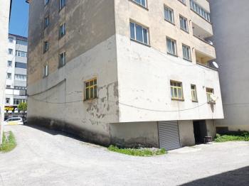 HANİBABA CADDESİ TOFAŞ BAYİ SATILIK İŞ YERİ VE DAİRELER