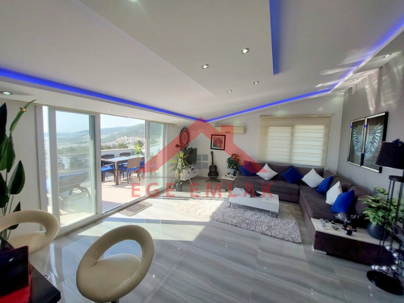 Akbükte Satılık Deniz Manzaralı Yazlık